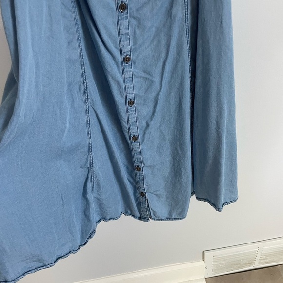 Torrid Light Blue Denim light weight dress size 1 - Picture 3 of 5